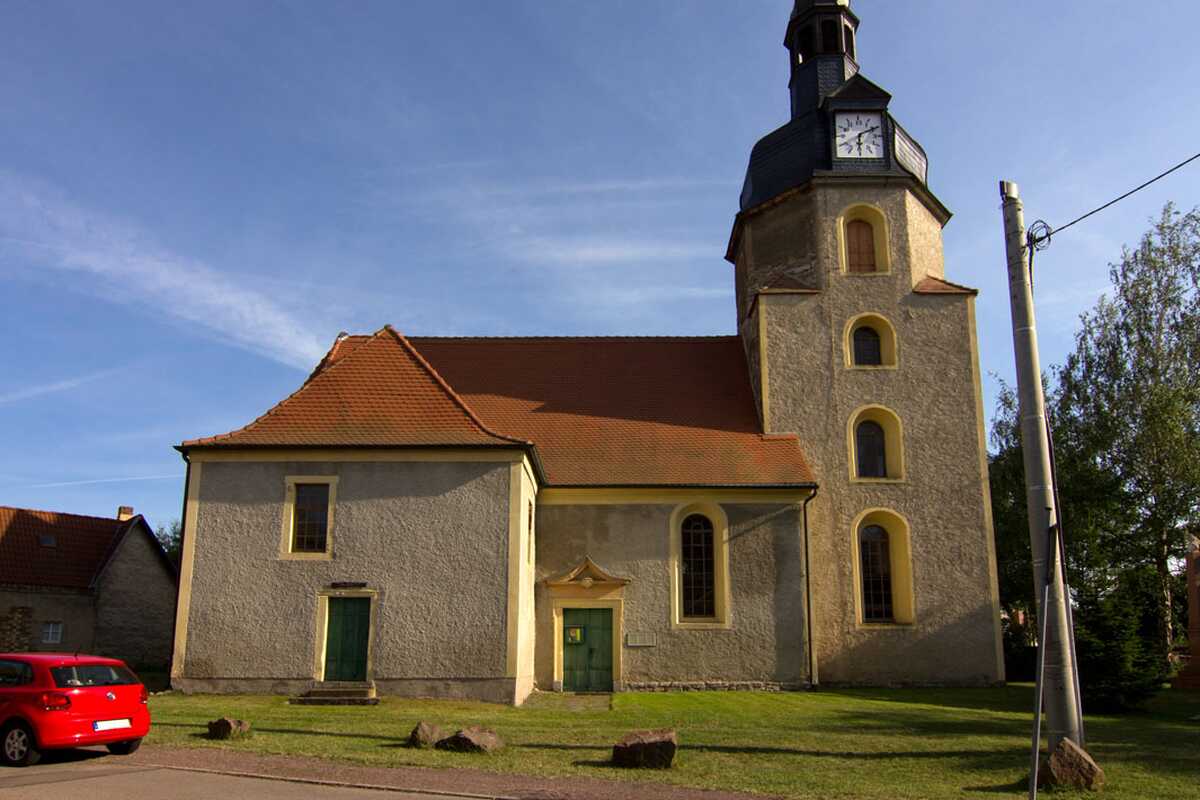 Kirche St. Vitii zu Döllnitz
